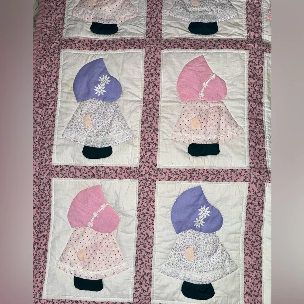 Vintage Sun Bonnet Sue embroidered blanket pink Handmade 33”x39.5”